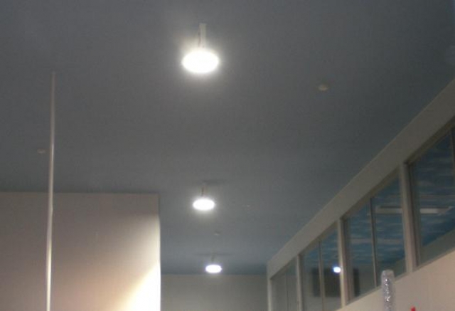 某会社様　LED高天井照明　導入事例