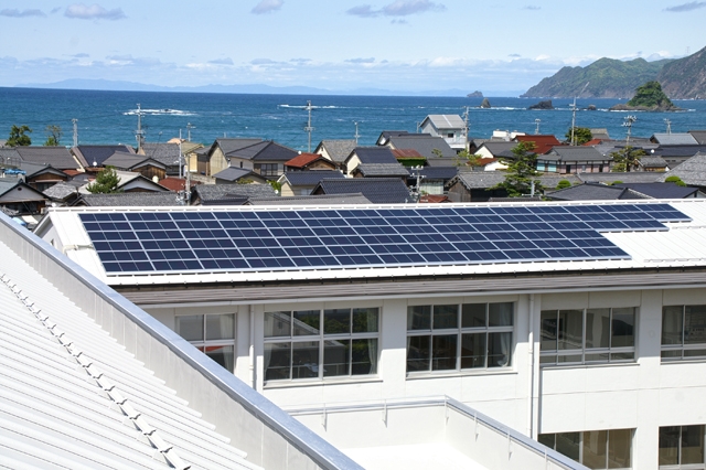 高浜町立高浜中学校様　太陽光発電の導入事例